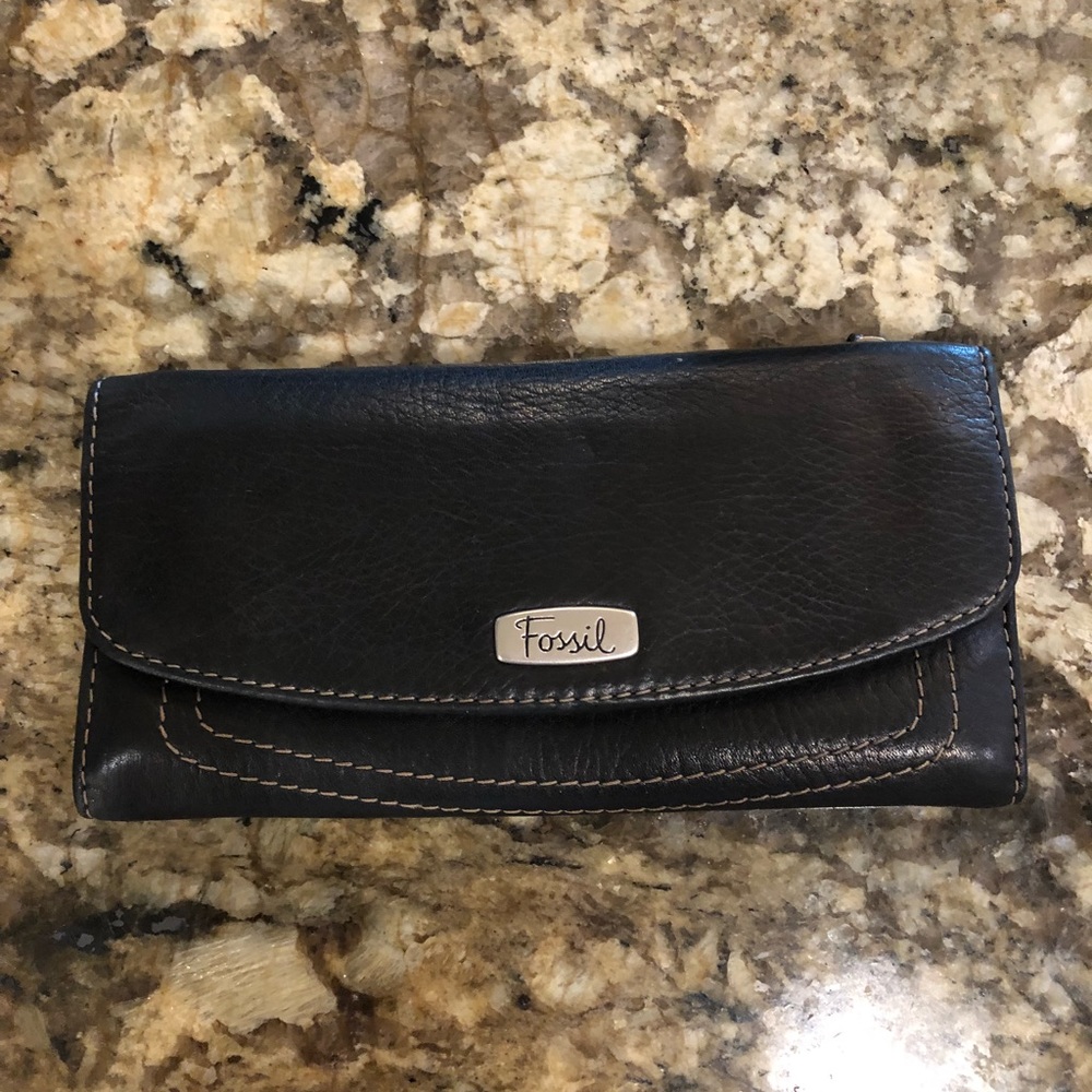 Black leather fossil wallet